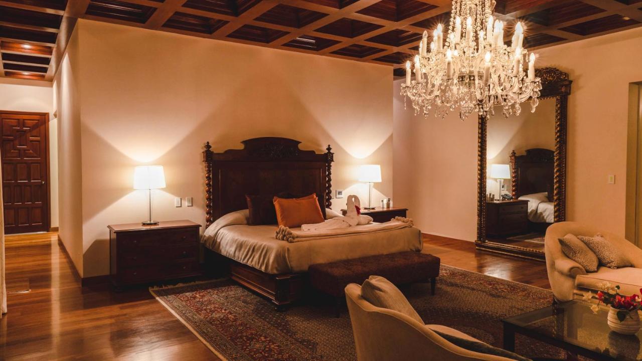 & Hacienda La Caravedo